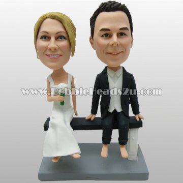 Couple Sitting On a Bench Bobbleheads Custom